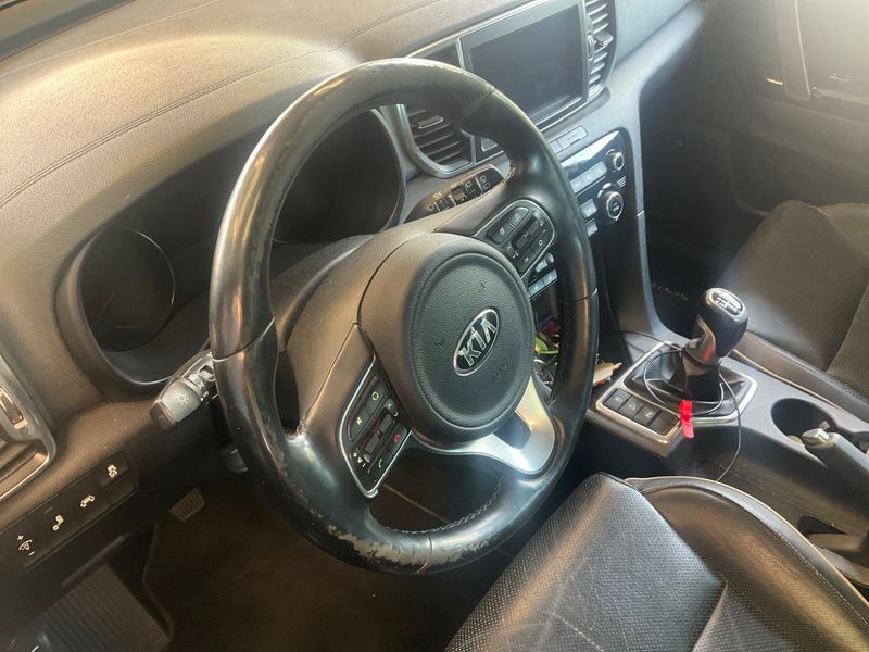 Kia Sportage 1.7 CRDi Premium 2WD 2016 – снимка 23