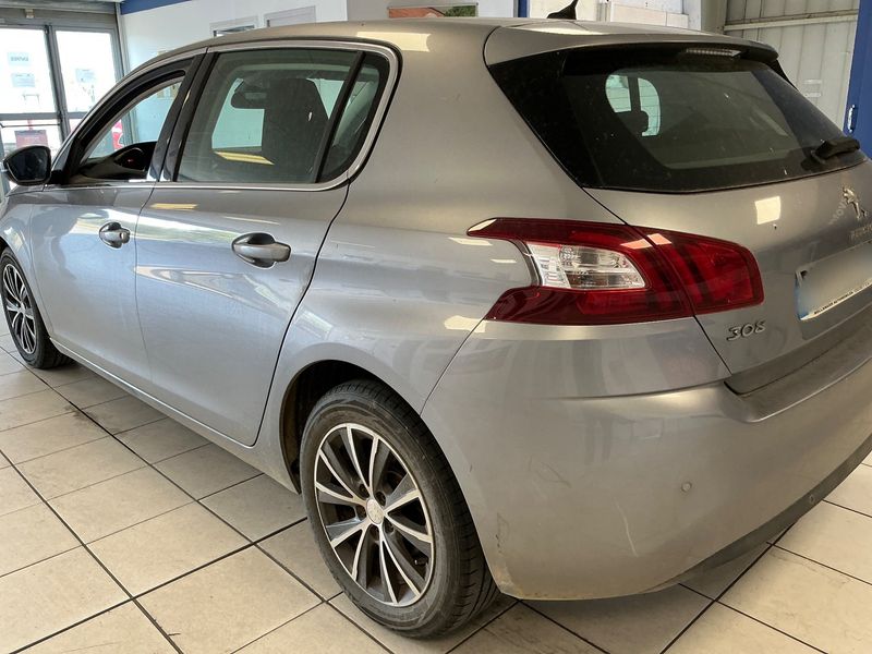 Peugeot 308 1.2 e-THP Allure 2015 – снимка 6