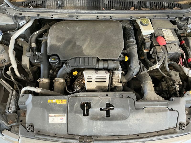 Peugeot 308 1.2 e-THP Allure 2015 – снимка 28