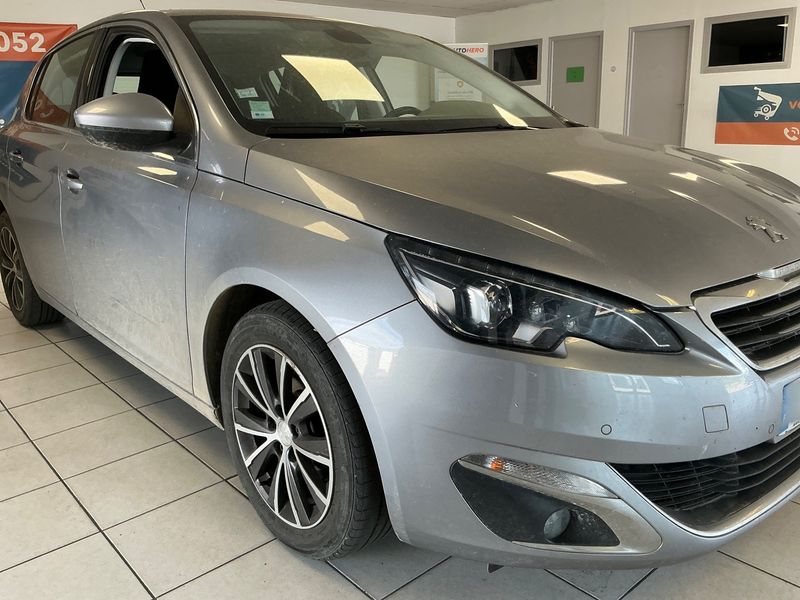 Peugeot 308 1.2 e-THP Allure 2015 – снимка 12