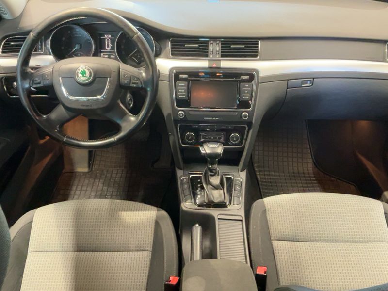 Skoda Superb 2.0 TSI Ambition 2012 – снимка 18