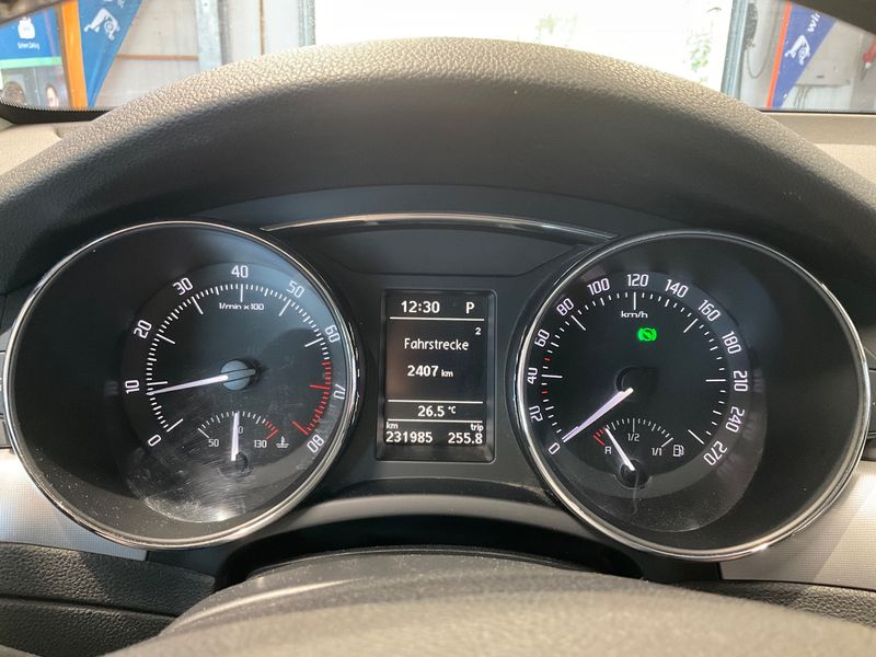 Skoda Superb 2.0 TSI Ambition 2012 – снимка 19