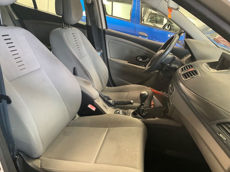 Renault Megane 1.5 dCi Carminat TomTom 2010 – снимка 3