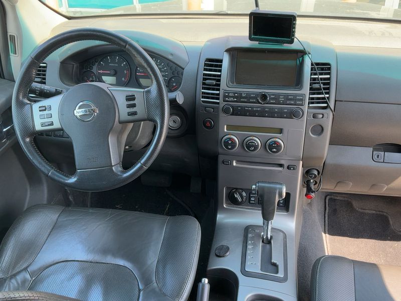Nissan Navara Pick-up 2.5 dCi Doppelkabine Comfort 4x4 2006 – снимка 17