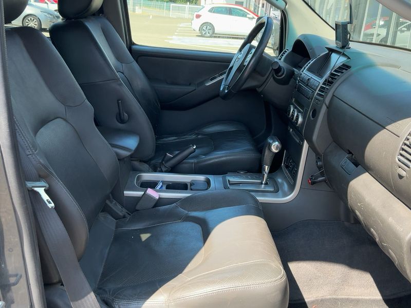 Nissan Navara Pick-up 2.5 dCi Doppelkabine Comfort 4x4 2006 – снимка 16