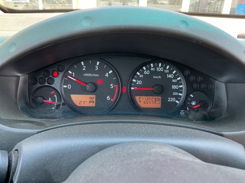 Nissan Navara Pick-up 2.5 dCi Doppelkabine Comfort 4x4 2006 – снимка 18