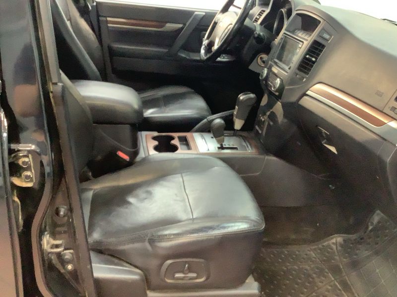 Mitsubishi Pajero 3.8 V6 Mivec Instyle 2010 – снимка 16