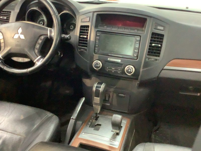 Mitsubishi Pajero 3.8 V6 Mivec Instyle 2010 – снимка 17