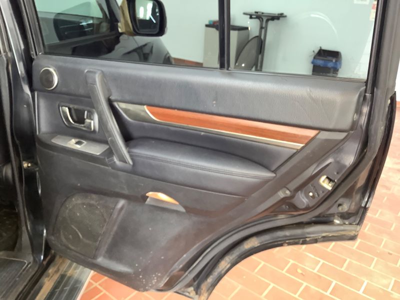 Mitsubishi Pajero 3.8 V6 Mivec Instyle 2010 – снимка 37