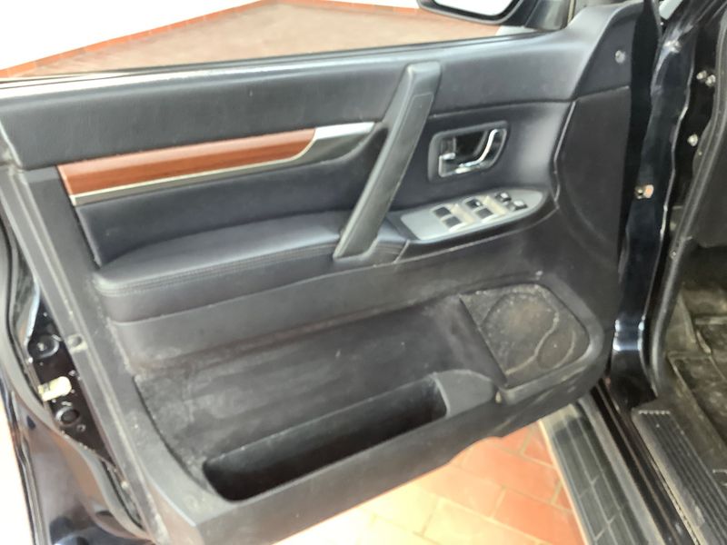 Mitsubishi Pajero 3.8 V6 Mivec Instyle 2010 – снимка 39