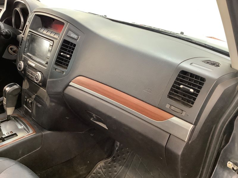 Mitsubishi Pajero 3.8 V6 Mivec Instyle 2010 – снимка 44