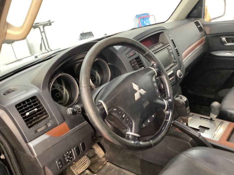 Mitsubishi Pajero 3.8 V6 Mivec Instyle 2010 – снимка 47