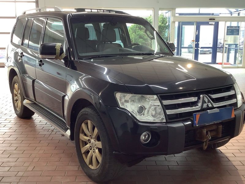 Mitsubishi Pajero 3.8 V6 Mivec Instyle 2010 – снимка 12