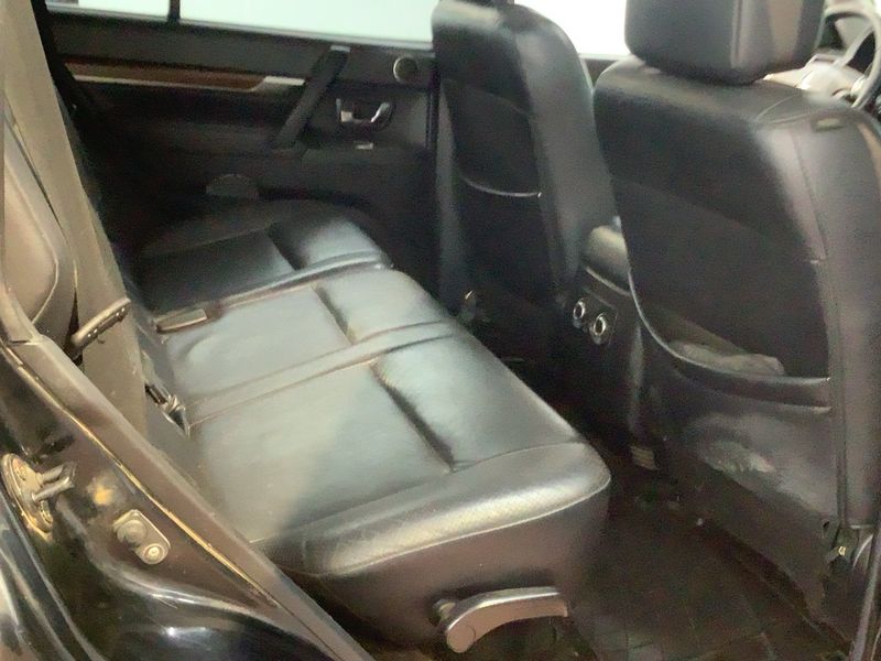 Mitsubishi Pajero 3.8 V6 Mivec Instyle 2010 – снимка 19