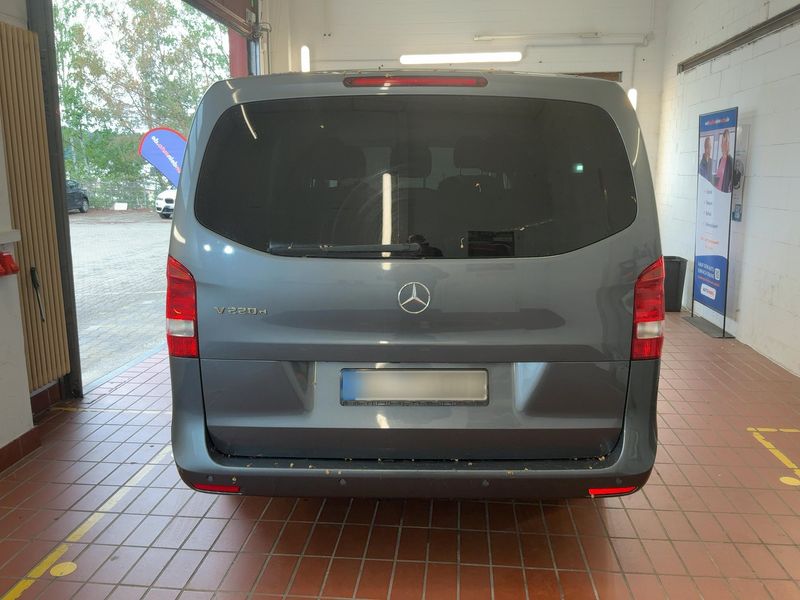 Mercedes-Benz V-Klasse V 220 d lang BlueTEC Edition 2017 – снимка 7
