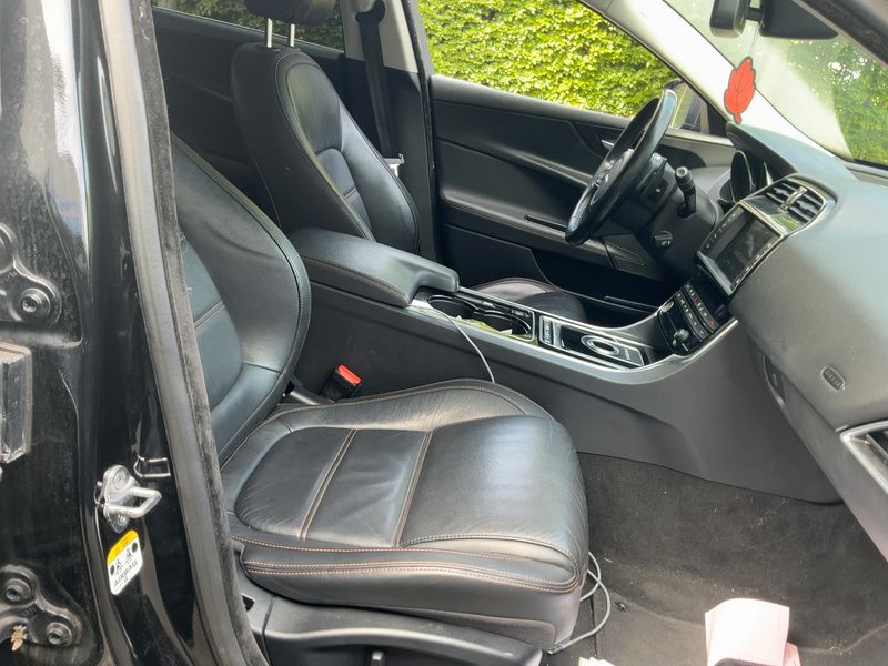 Jaguar XE 20d Prestige 2016 – снимка 16