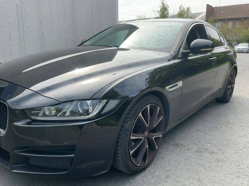 Jaguar XE 20d Prestige 2016 – снимка 2