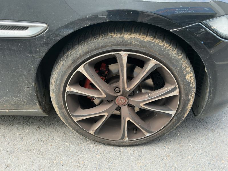 Jaguar XE 20d Prestige 2016 – снимка 11