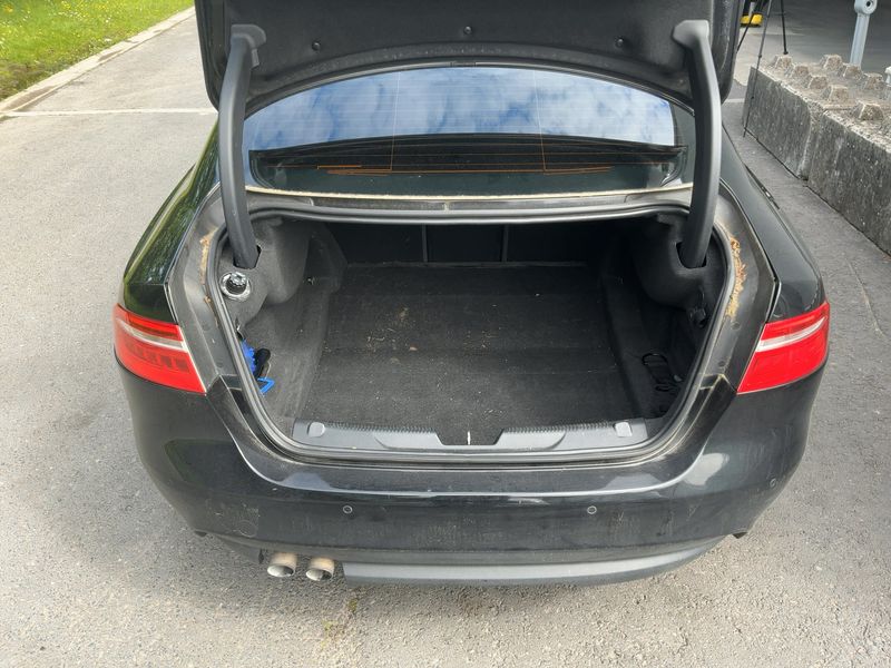 Jaguar XE 20d Prestige 2016 – снимка 15