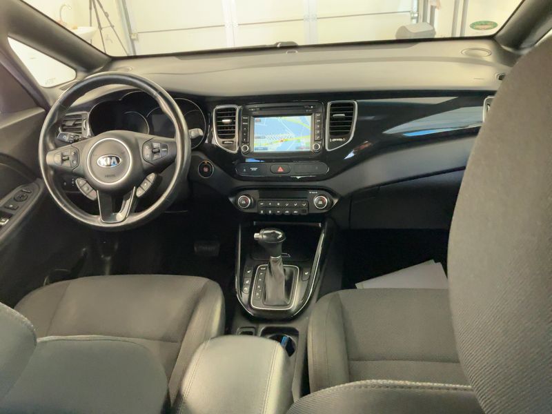 Kia Carens 1.7 CRDi Spirit 2015 – снимка 12
