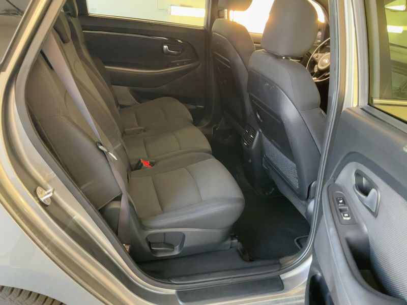 Kia Carens 1.7 CRDi Spirit 2015 – снимка 14