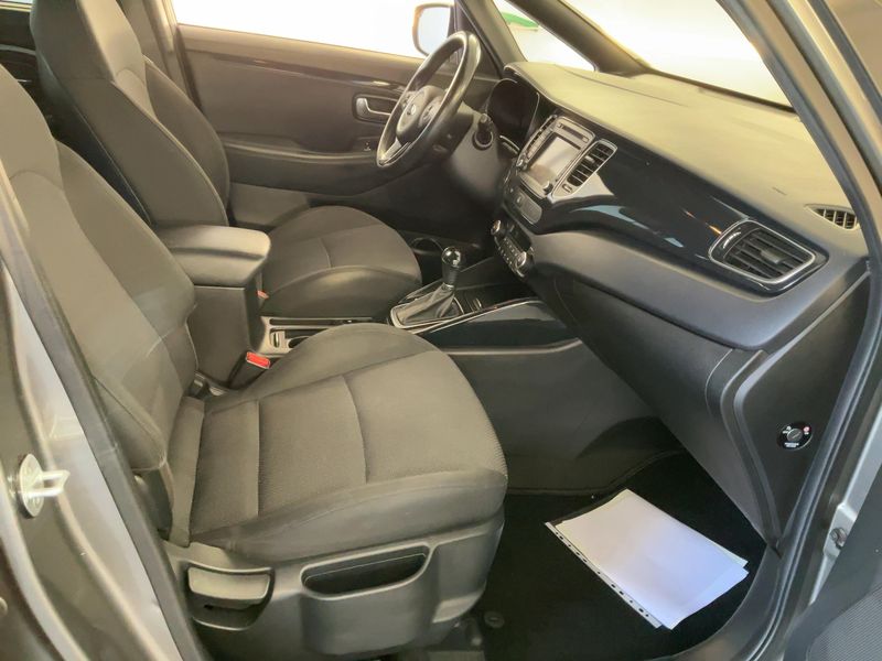 Kia Carens 1.7 CRDi Spirit 2015 – снимка 11