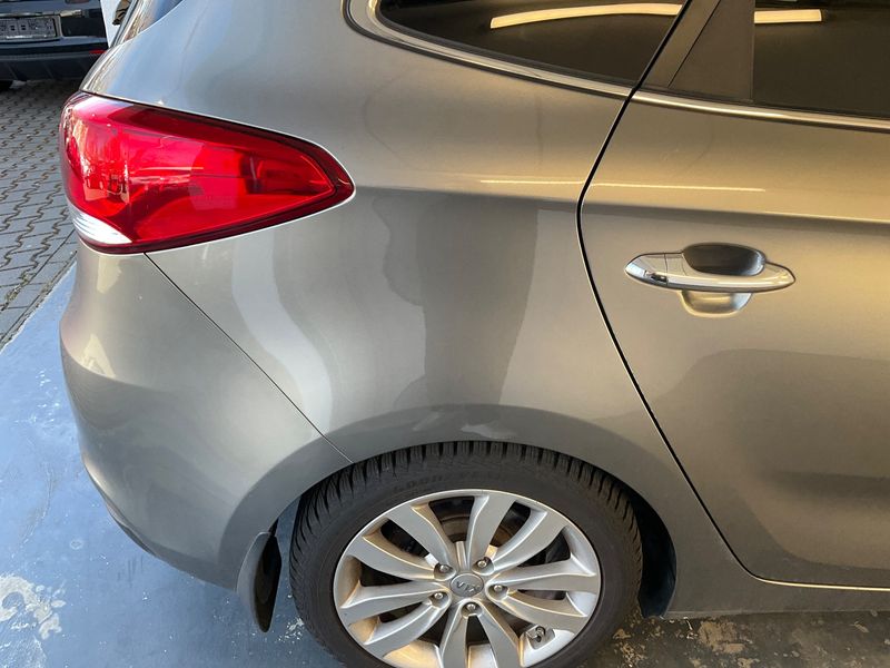 Kia Carens 1.7 CRDi Spirit 2015 – снимка на щета