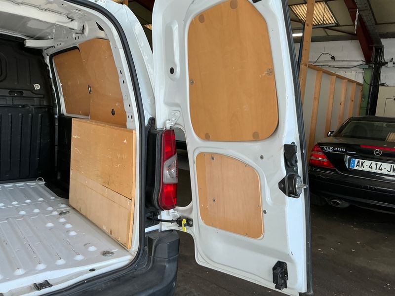 Citroen Berlingo 1.5 Blue-HDi Driver M 2020 – снимка 25