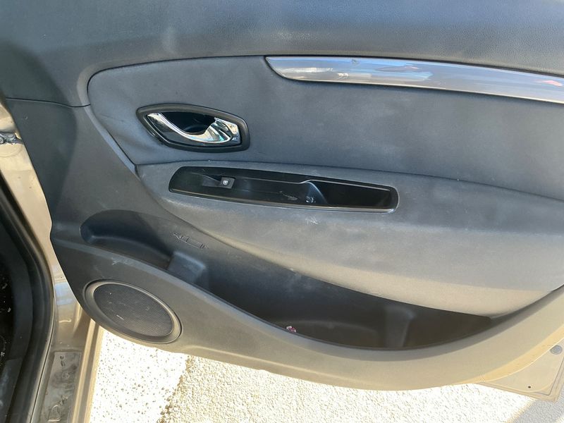 Renault Scenic 1.5 dCi Energy Limited 2016 – снимка 23