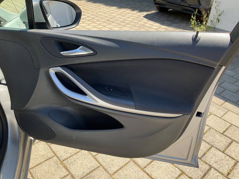 Opel Astra 1.6 CDTI DPF Edition Start/Stop 2019 – снимка 26