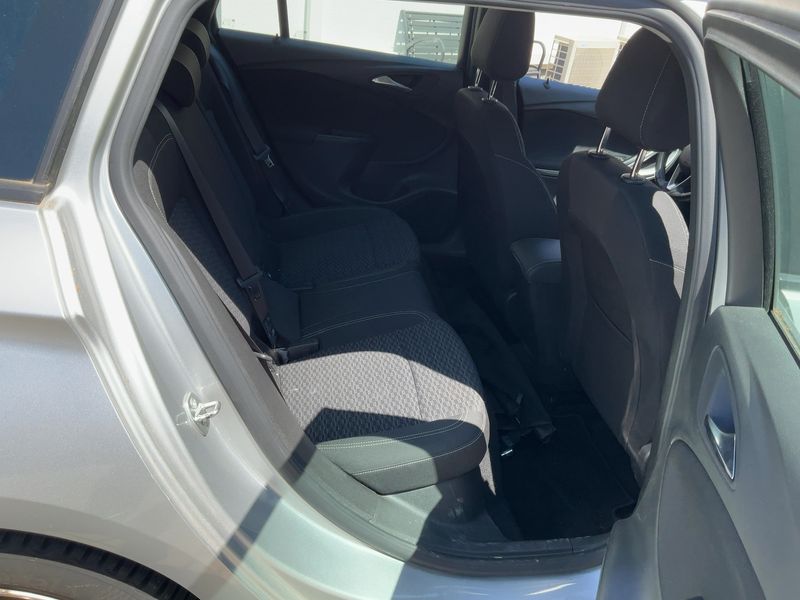 Opel Astra 1.6 CDTI DPF Edition Start/Stop 2019 – снимка 20