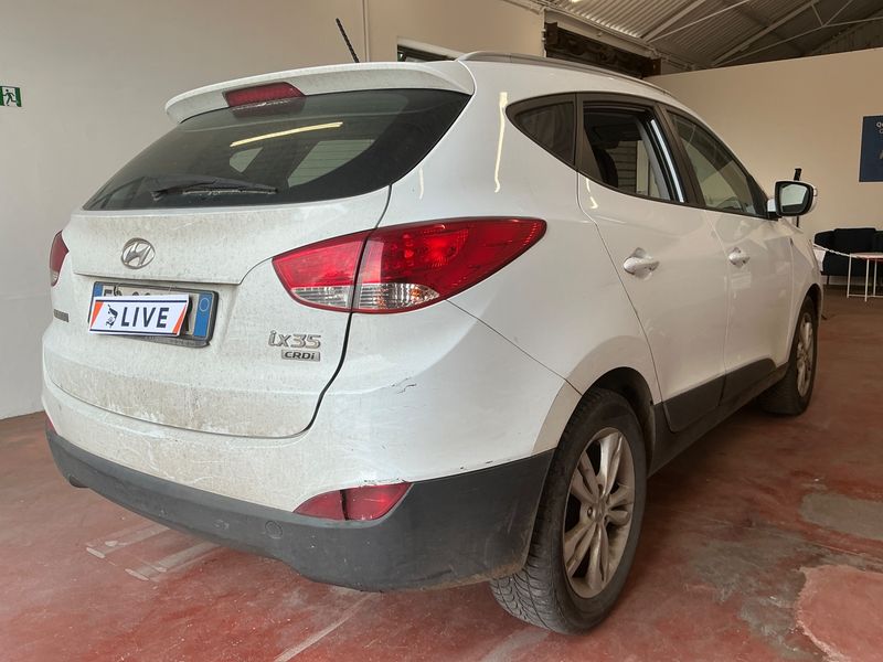 Hyundai ix35 1.7 CRDi Classic 2WD 2011 – снимка 2