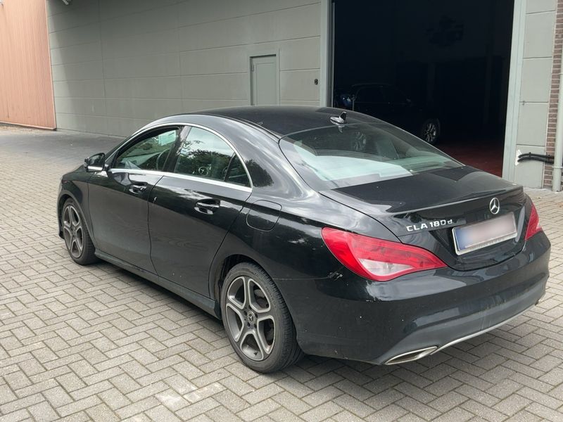 Mercedes-Benz CLA-Klasse CLA 180 d Urban 2018 – снимка 6