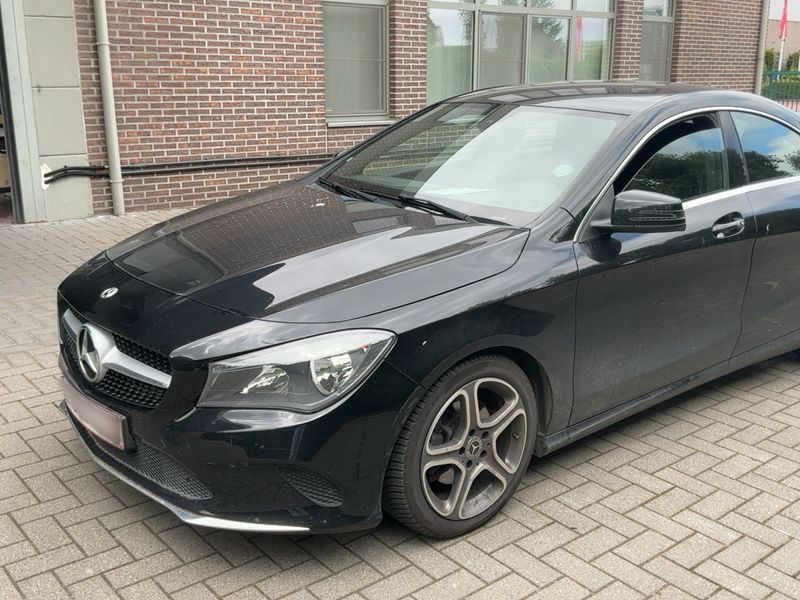 Mercedes-Benz CLA-Klasse CLA 180 d Urban 2018 – снимка 2