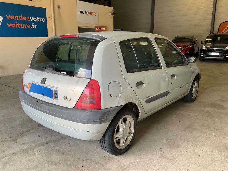 Renault Clio 1.4 RXE 1999 – снимка 2