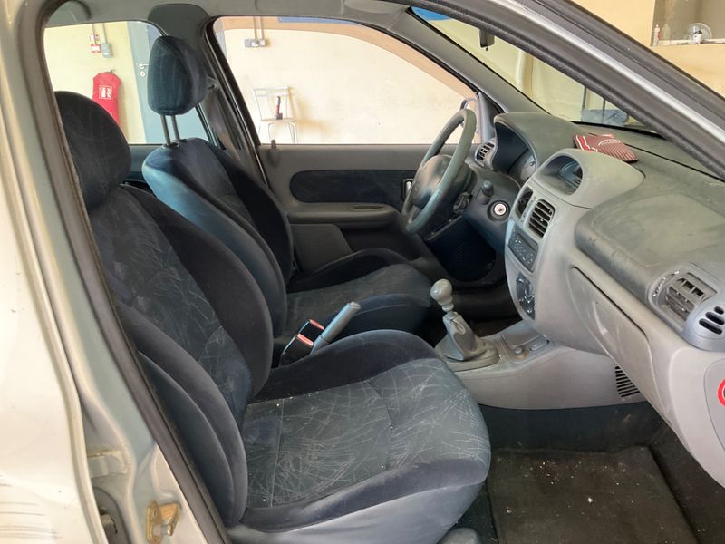 Renault Clio 1.4 RXE 1999 – снимка 3