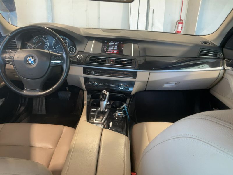 BMW 5er 520d xDrive 2015 – снимка 17