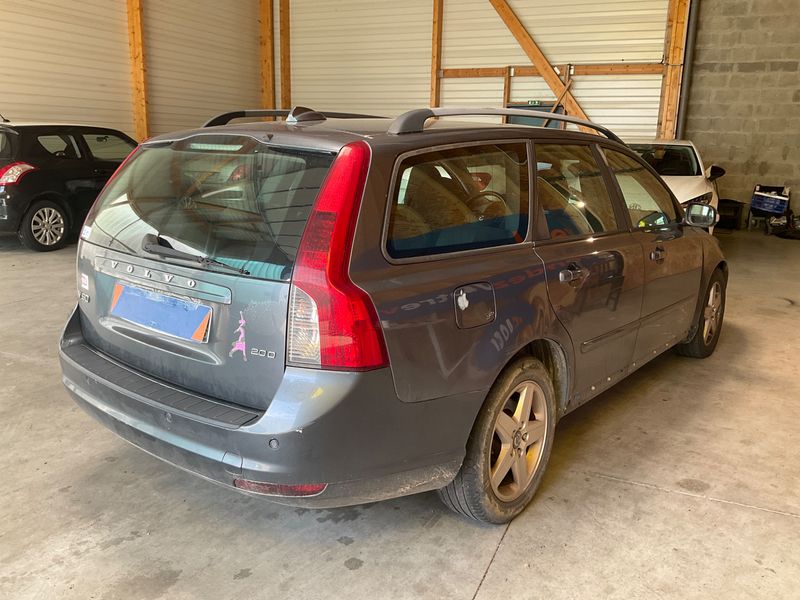 Volvo V50 2.0 D Momentum 2009 – снимка 2