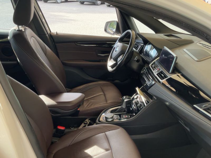 BMW 2er 225xe Active Tourer Luxury Line 2019 – снимка 16