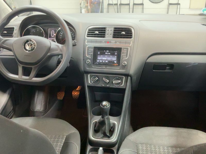 Volkswagen Polo 1.0 Comfortline 2015 – снимка 17