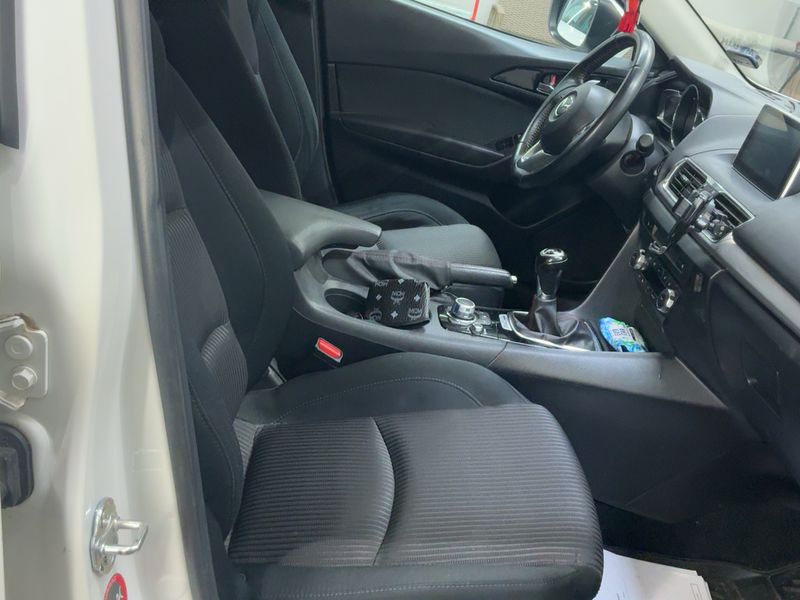 Mazda 3 2.0 Urban Limited 2016 – снимка 16