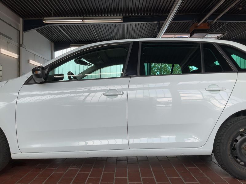 Skoda Rapid Spaceback 1.2 TSI Emotion Plus 2015 – снимка 4