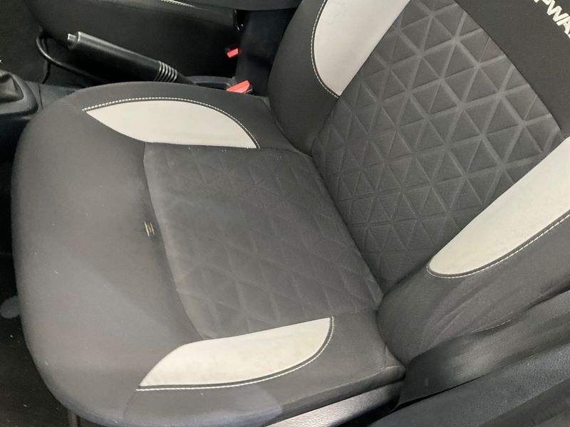 Dacia Sandero 1.5 dCi Stepway Prestige 2016 – снимка 32