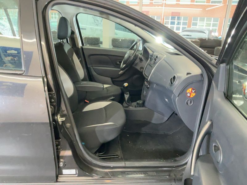 Dacia Sandero 1.5 dCi Stepway Prestige 2016 – снимка 16