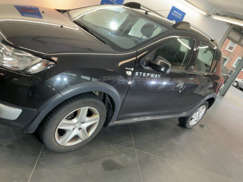 Dacia Sandero 1.5 dCi Stepway Prestige 2016 – снимка 2