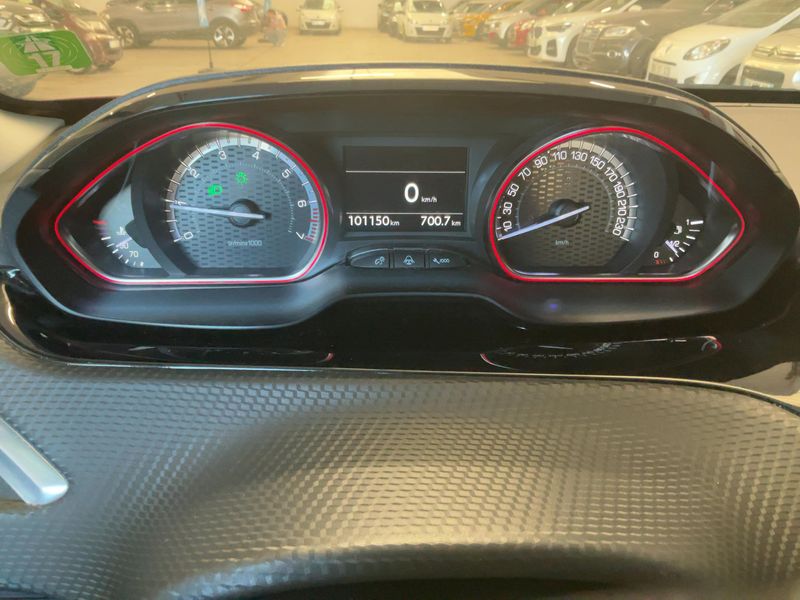Peugeot 2008 1.2 e-THP GT Line 2017 – снимка 18