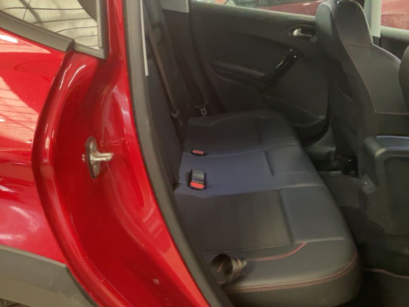 Peugeot 2008 1.2 e-THP GT Line 2017 – снимка 19