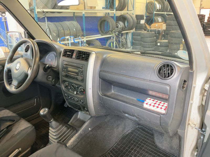 Suzuki Jimny 1.3 NPJ 2009 – снимка 17