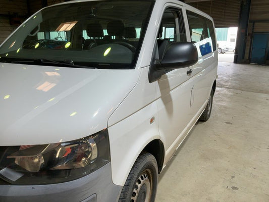 Volkswagen T5 Kombi 2.0 TDI 2012 – снимка 2