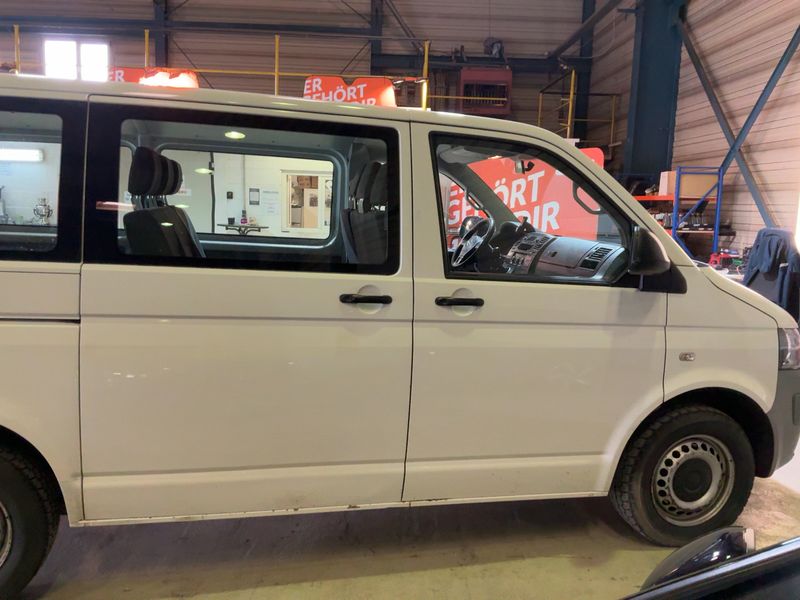 Volkswagen T5 Kombi 2.0 TDI 2012 – снимка 10